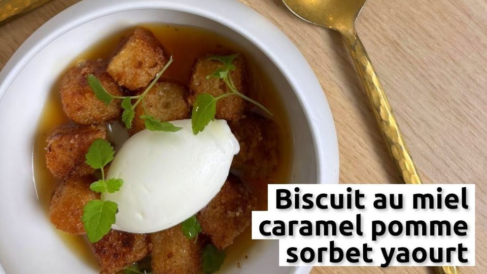 A feu doux : La Mangeoire #4 Biscuit au miel, caramel pomme, sorbet yaourt