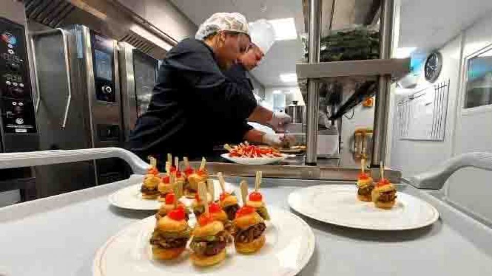 De la viande de bœuf bio locale dans les assiettes du centre de vacances Les Jonquilles à Xonrupt-Longemer</BR>