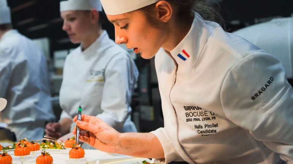 Bragard renouvelle son partenariat avec le Bocuse d’Or pour 2023-2025