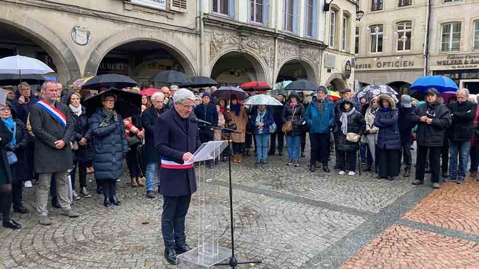 Epinal : 230 personnes rassemblées place des Vosges pour la paix