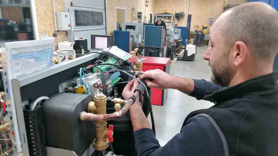 Jeanménil : le fabricant de pompes à chaleur Vivreco investit malgré un marché atone