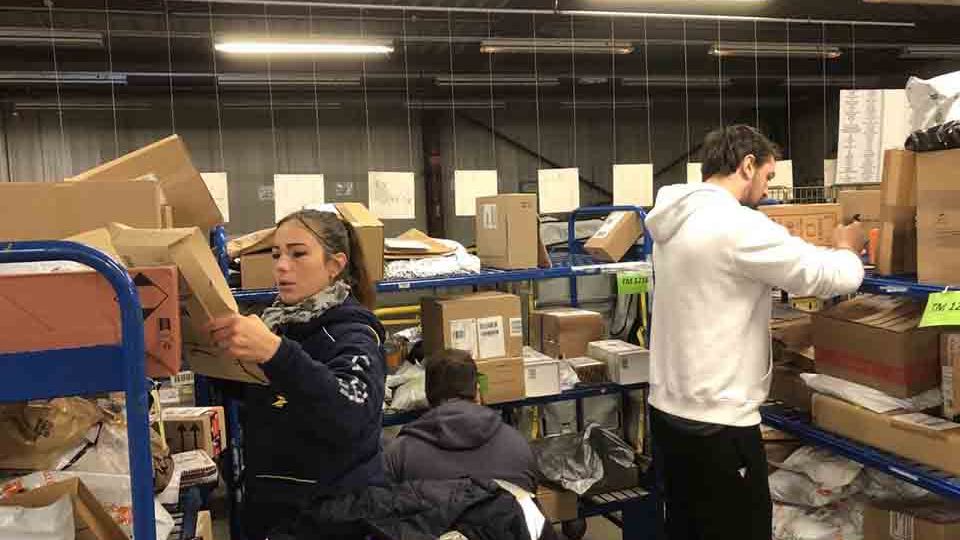Noël : entre 8000 et 10 000 colis traités quotidiennement sur la plateforme spinalienne de La Poste