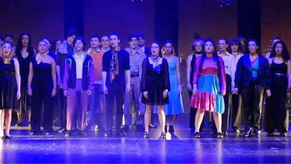 La chorale du lycée Claude Gellée au théâtre municipal d'Epinal le 21 et 22 février