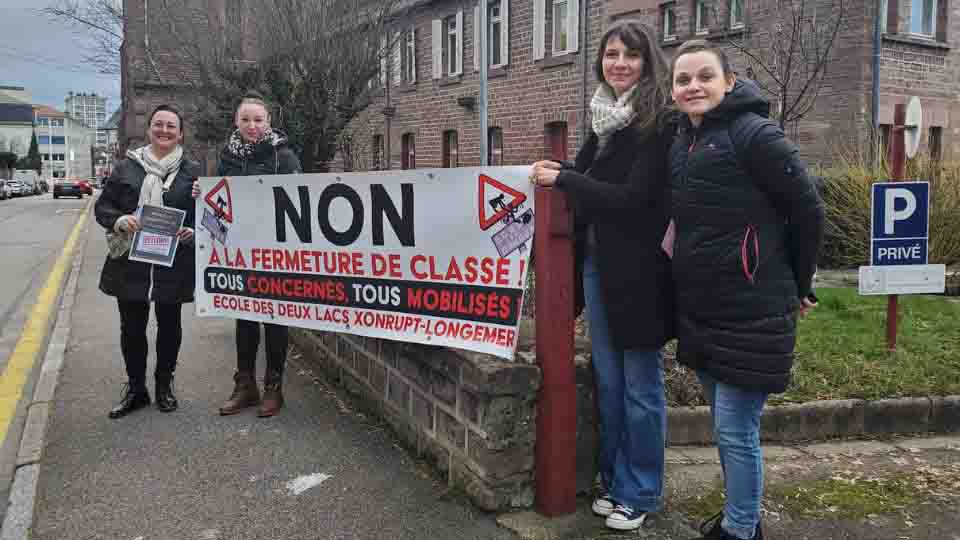 Manifestation contre la suppression d’un poste d’enseignant à Xonrupt-Longemer le 17 février