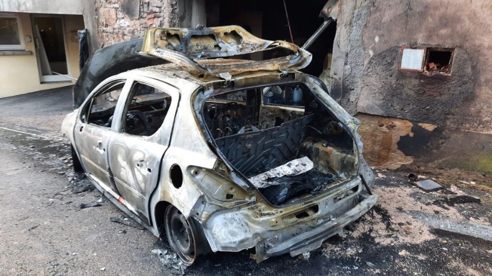 Voitures incendiées à Remiremont : un homme de 18 ans interpellé