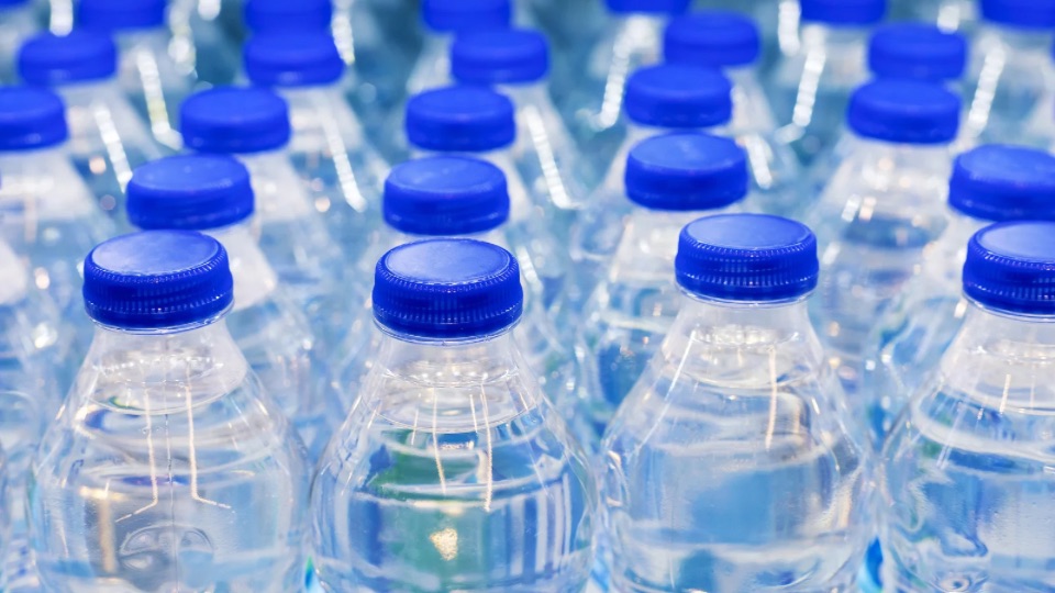 La réaction officielle de Nestlé waters suite aux doutes émis sur la qualité des eaux de Vittel, Perrier et Hépar