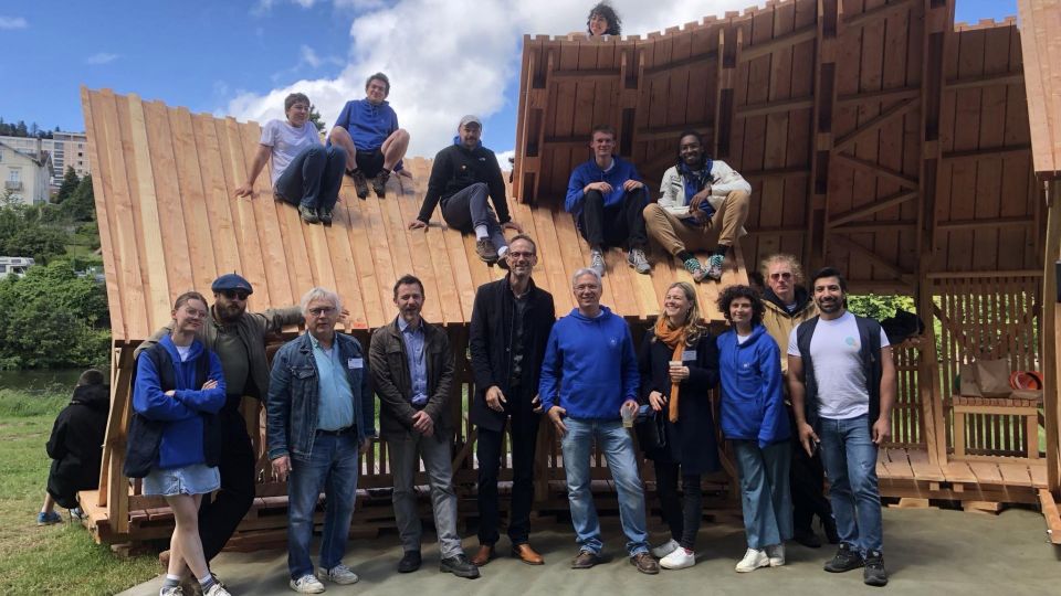 Défis du bois : les délégations des villes jumelées à Epinal pour recevoir leur cadeau 