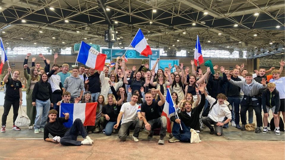 Médaille d'excellence pour deux élèves de l'école de Roville au WorldSkills Lyon 2024