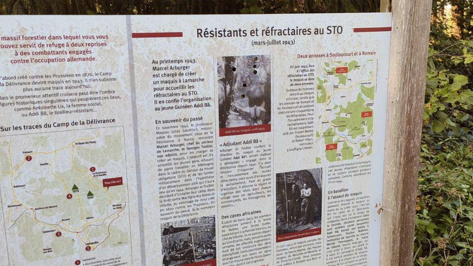 Tir de balles sur une plaque commémorative de l’Adjudant Addi Bâ