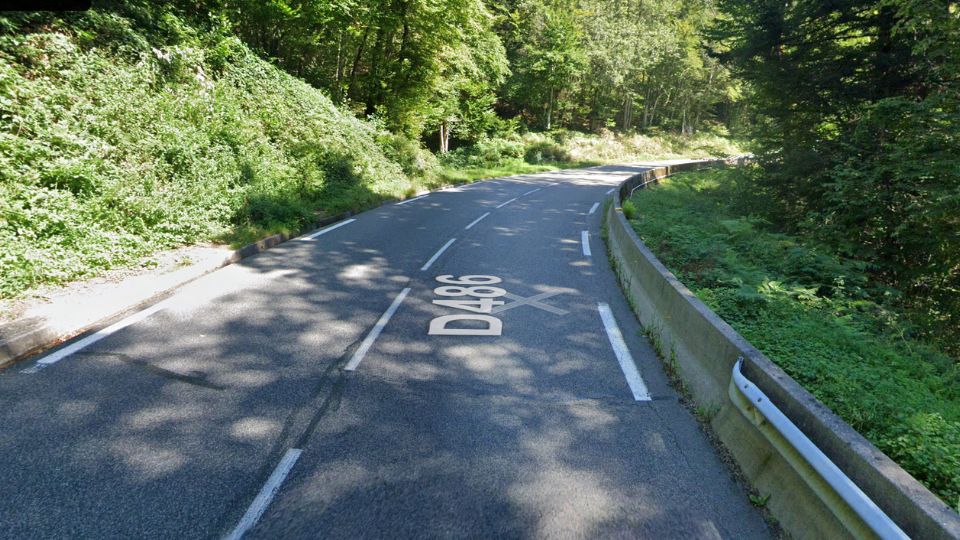 Accident de moto à Gérardmer : le pilote et sa passagère hors de danger.