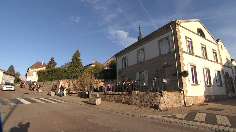 Jeuxey : inauguration de la salle des associations et de la fresque Mangin et Minoux
