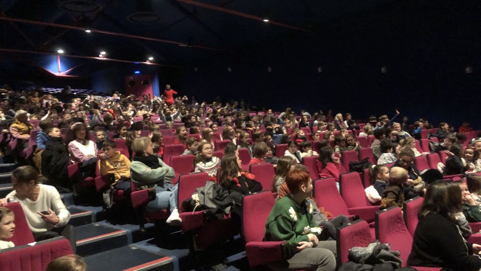 Concert du coeur : 1000 enfants apportent des denrées alimentaires