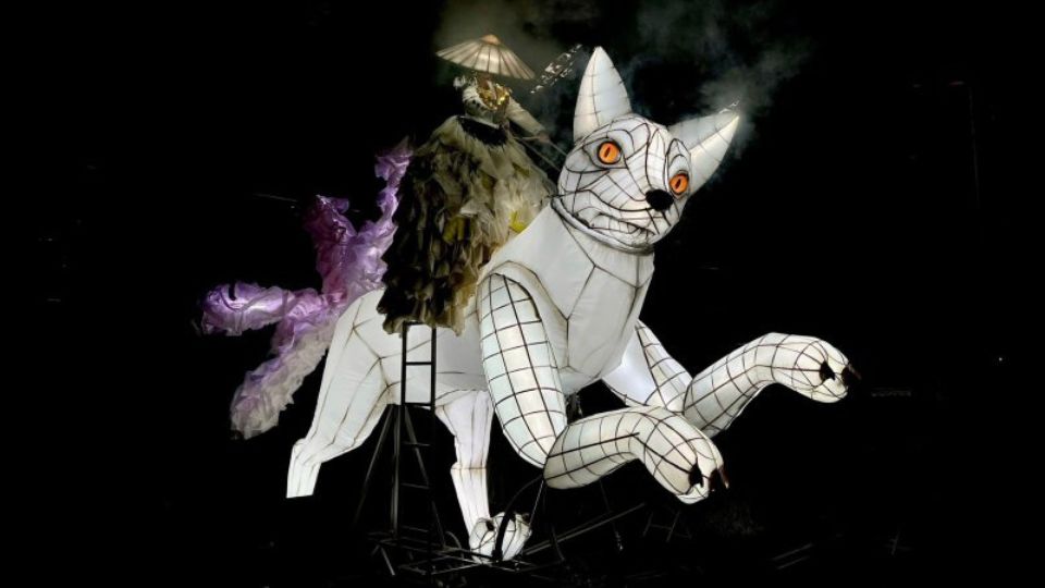 La Légende du Renard Blanc : Une Parade Poétique à Vittel le 15 décembre