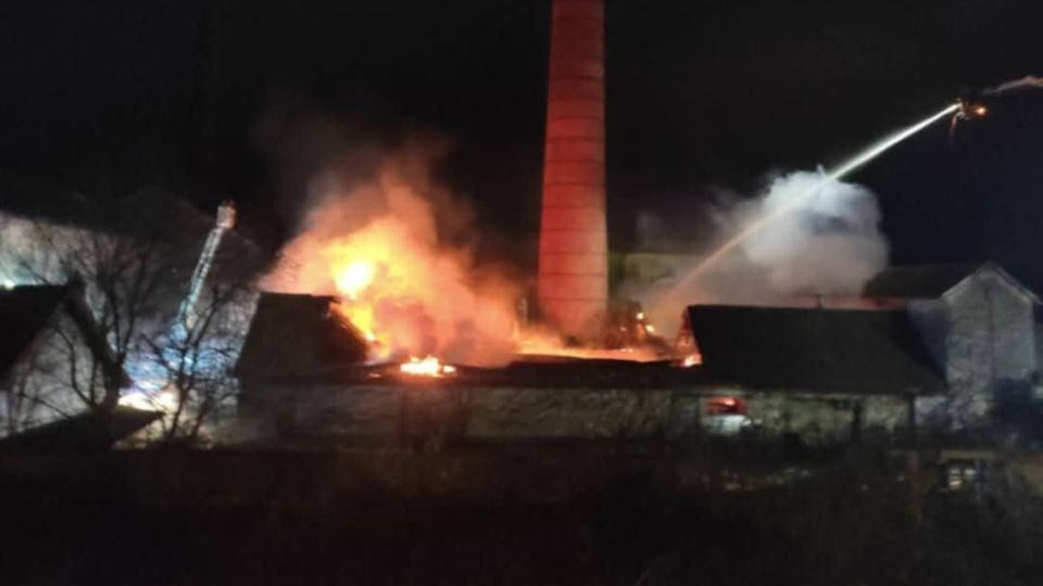 Incendie la nuit dernière à Charmes : la commune prend un arrêté de mise en sécurité