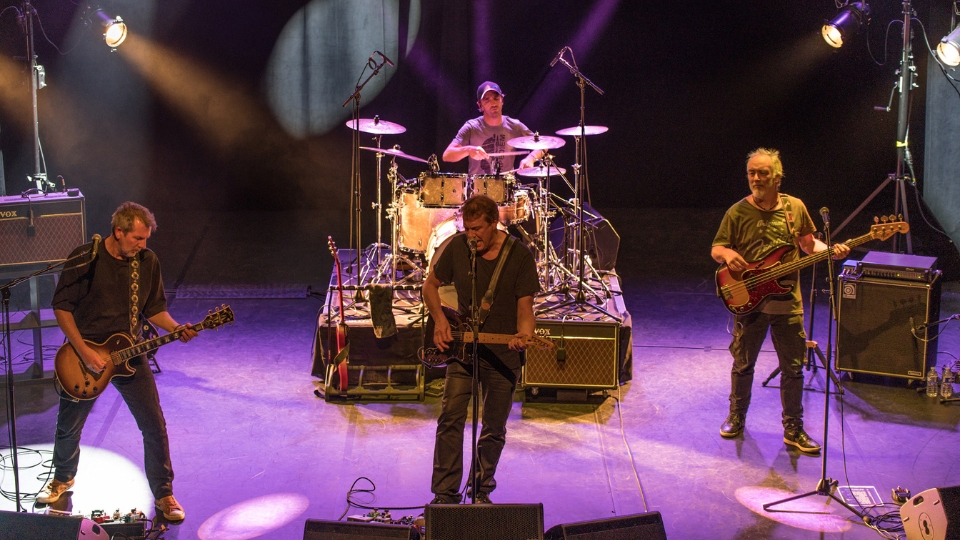TAXIPHONE en concert : un hommage vibrant à Téléphone