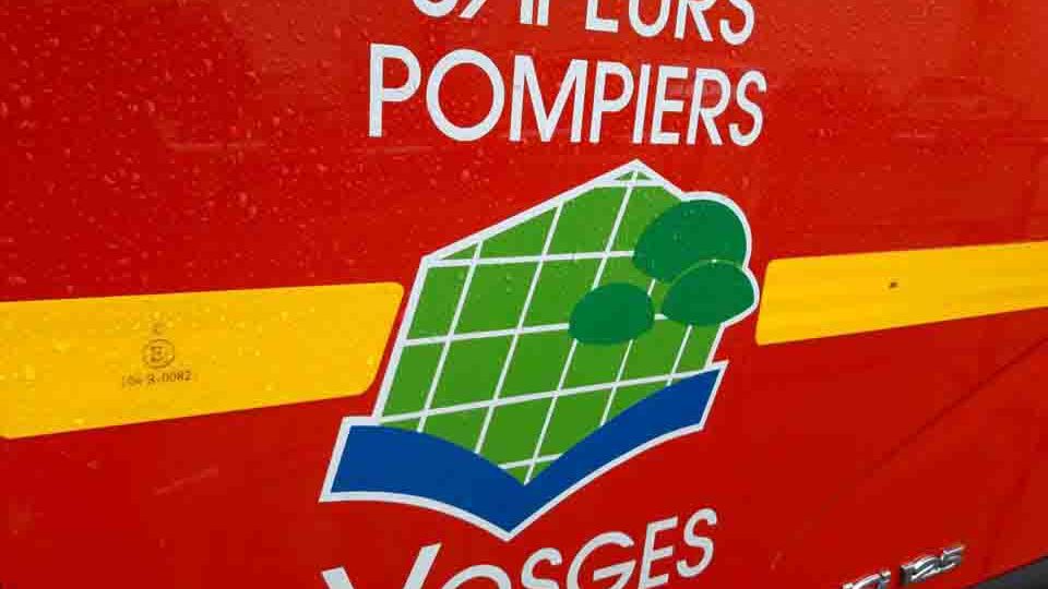 Feu de camping-car en cours dans le Col de Martimpré